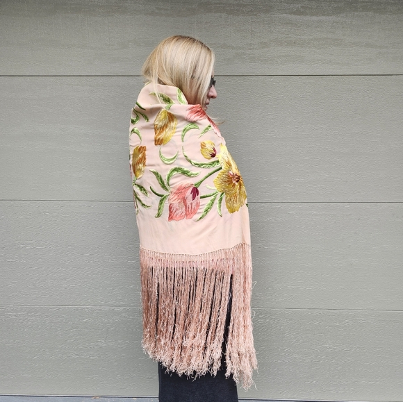 Vintage Gorgeous Rare Cleaned Silk Embroidered Floral Fringe Piano Shawl, $195 - Picture 7 of 12